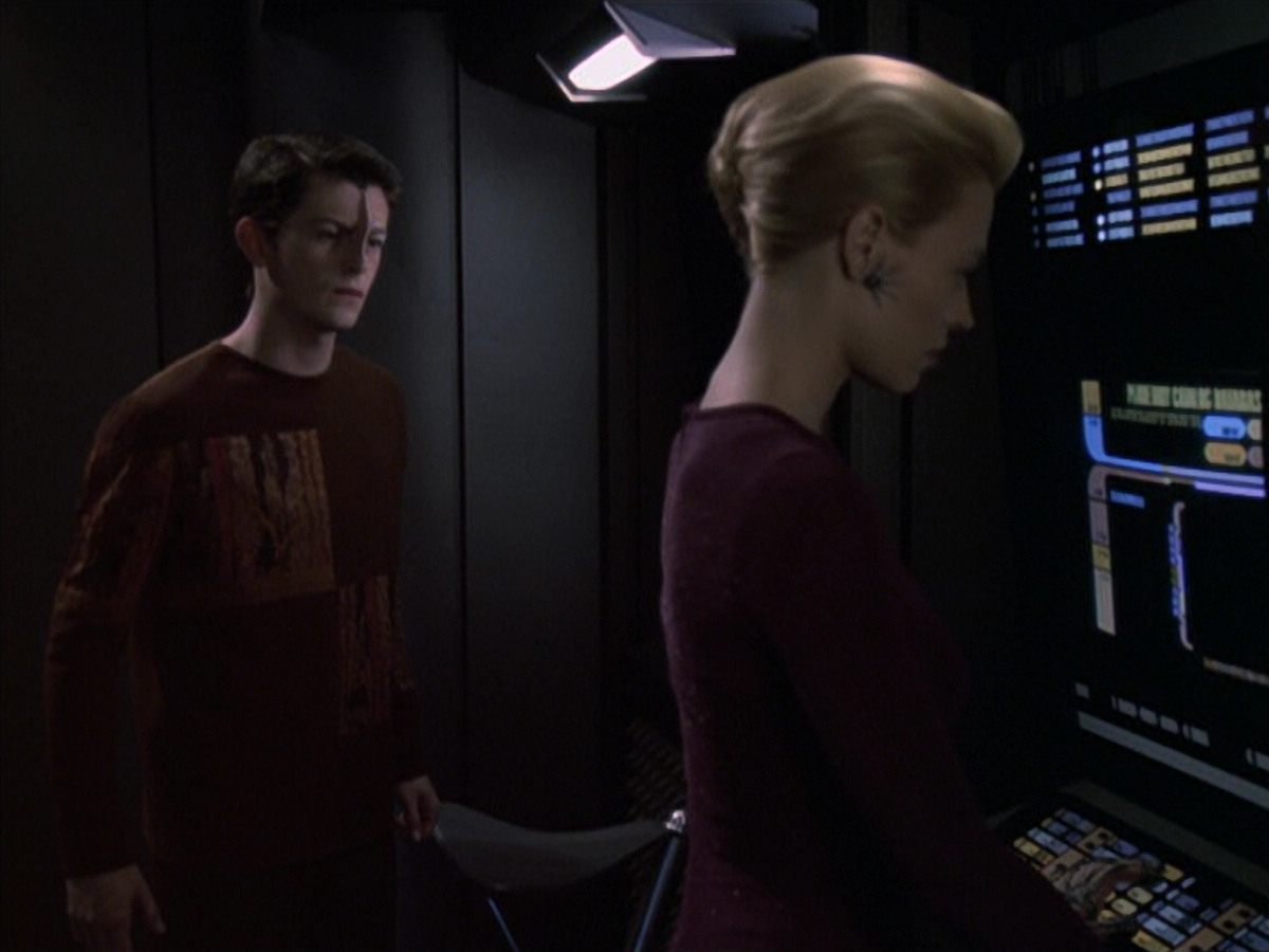 extant_StarTrek_VOY_6x19-ChildsPlay_02337.jpg