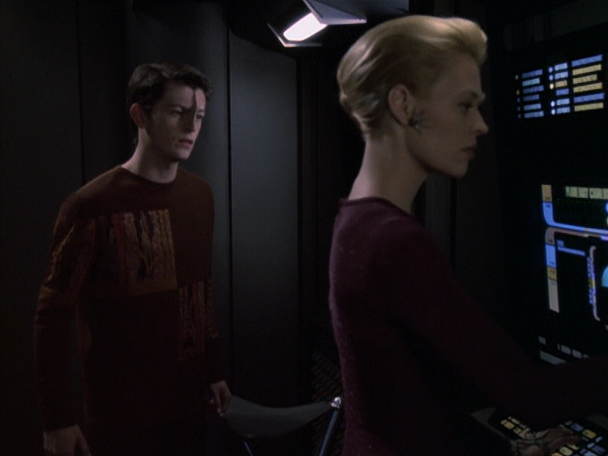 extant_StarTrek_VOY_6x19-ChildsPlay_02342.jpg