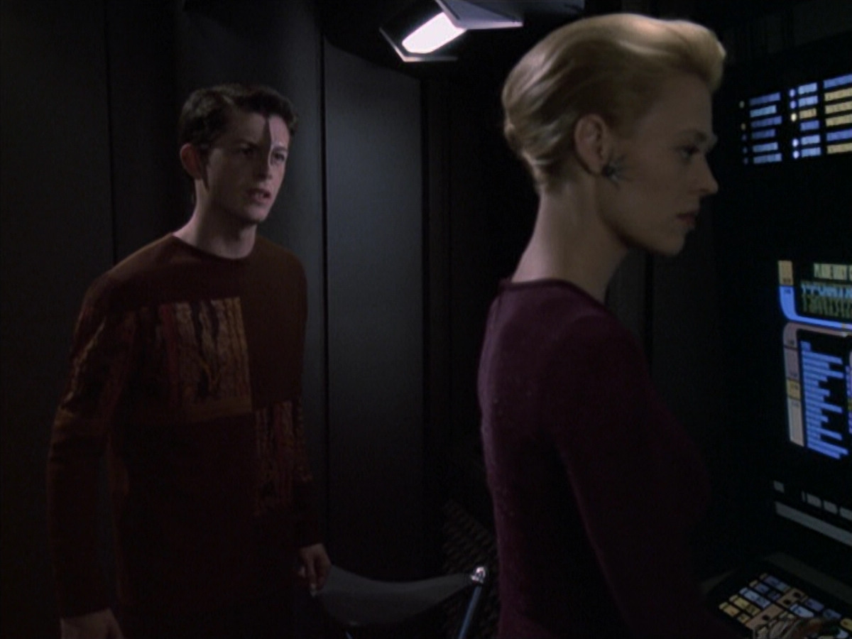 extant_StarTrek_VOY_6x19-ChildsPlay_02344.jpg