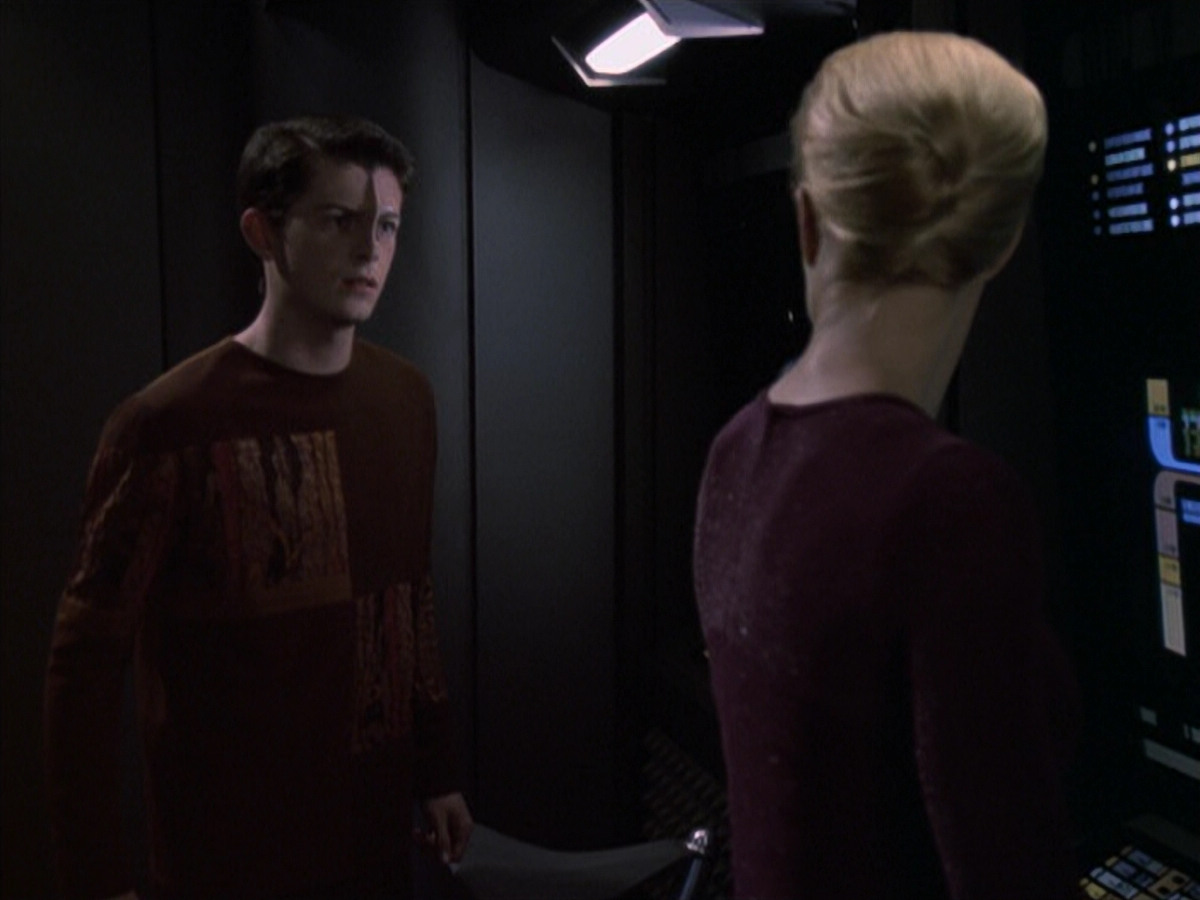 extant_StarTrek_VOY_6x19-ChildsPlay_02347.jpg