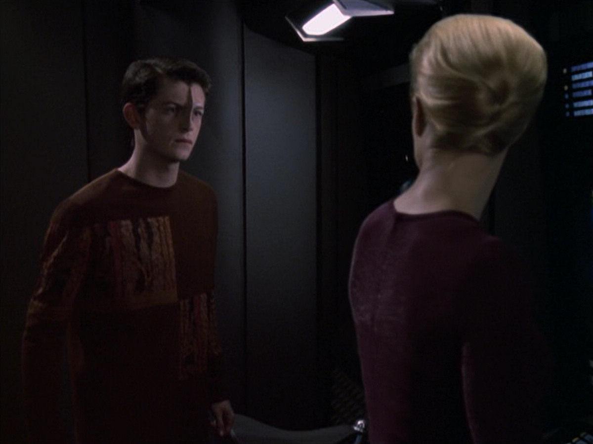 extant_StarTrek_VOY_6x19-ChildsPlay_02349.jpg