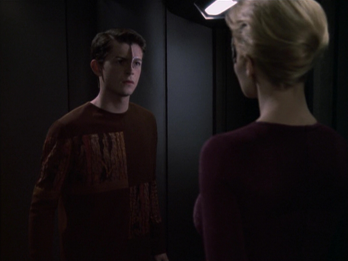 extant_StarTrek_VOY_6x19-ChildsPlay_02355.jpg