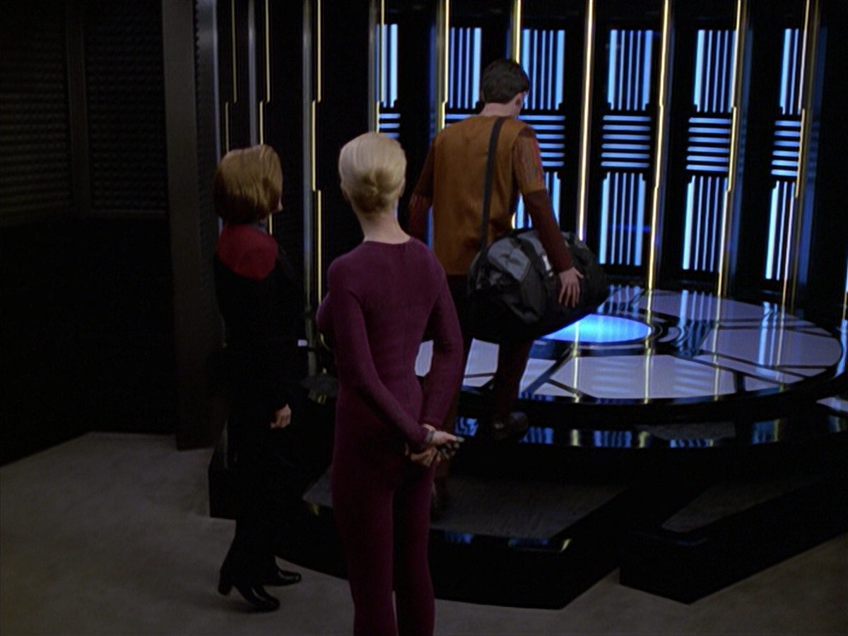 extant_StarTrek_VOY_6x19-ChildsPlay_02448.jpg