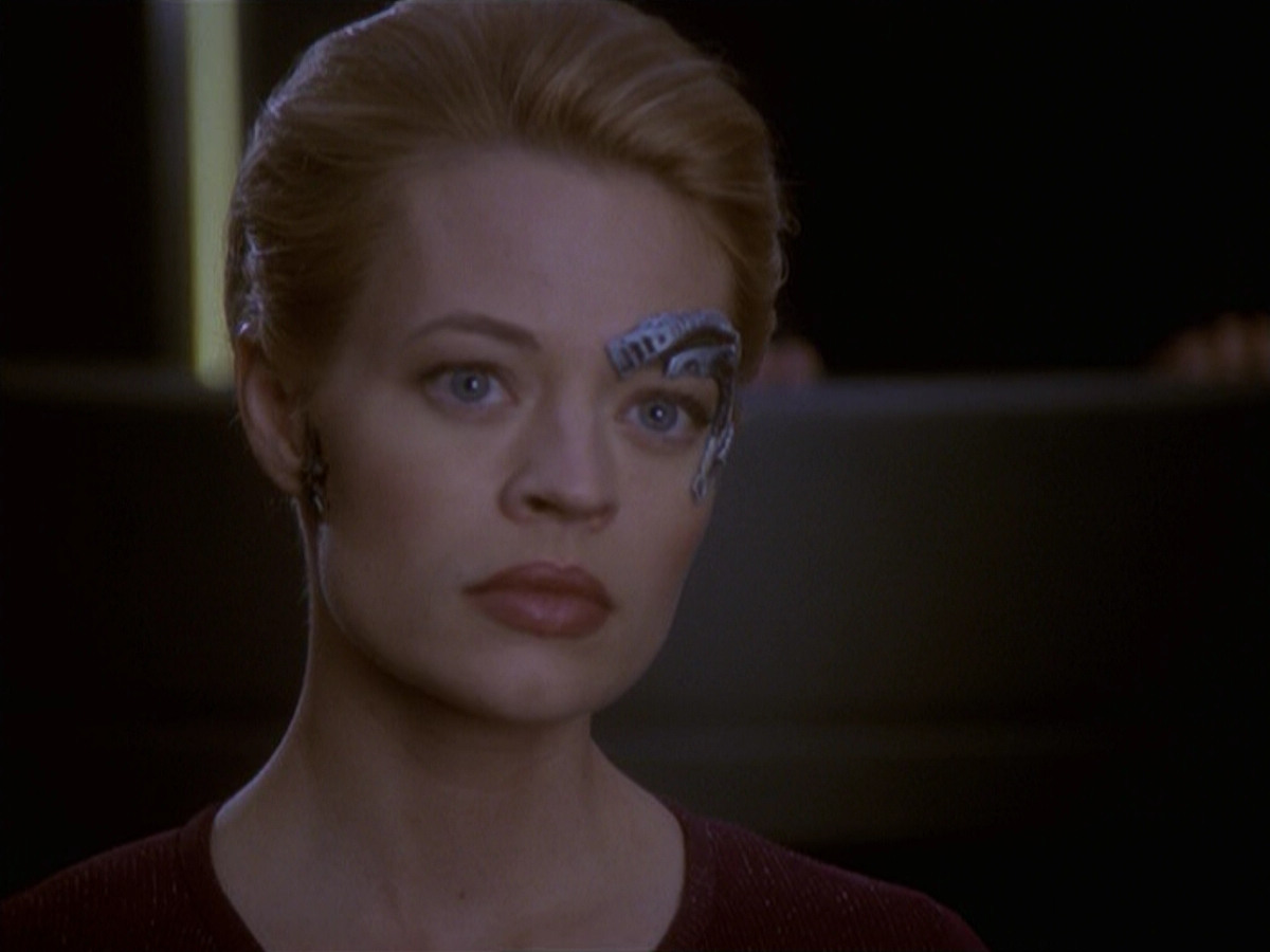 extant_StarTrek_VOY_6x19-ChildsPlay_02468.jpg