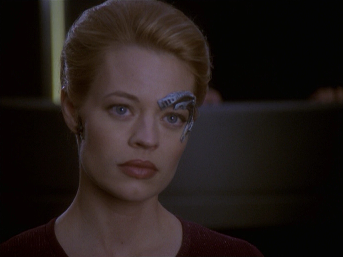 extant_StarTrek_VOY_6x19-ChildsPlay_02475.jpg