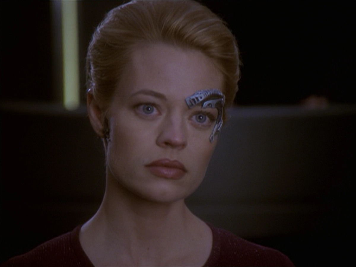 extant_StarTrek_VOY_6x19-ChildsPlay_02485.jpg