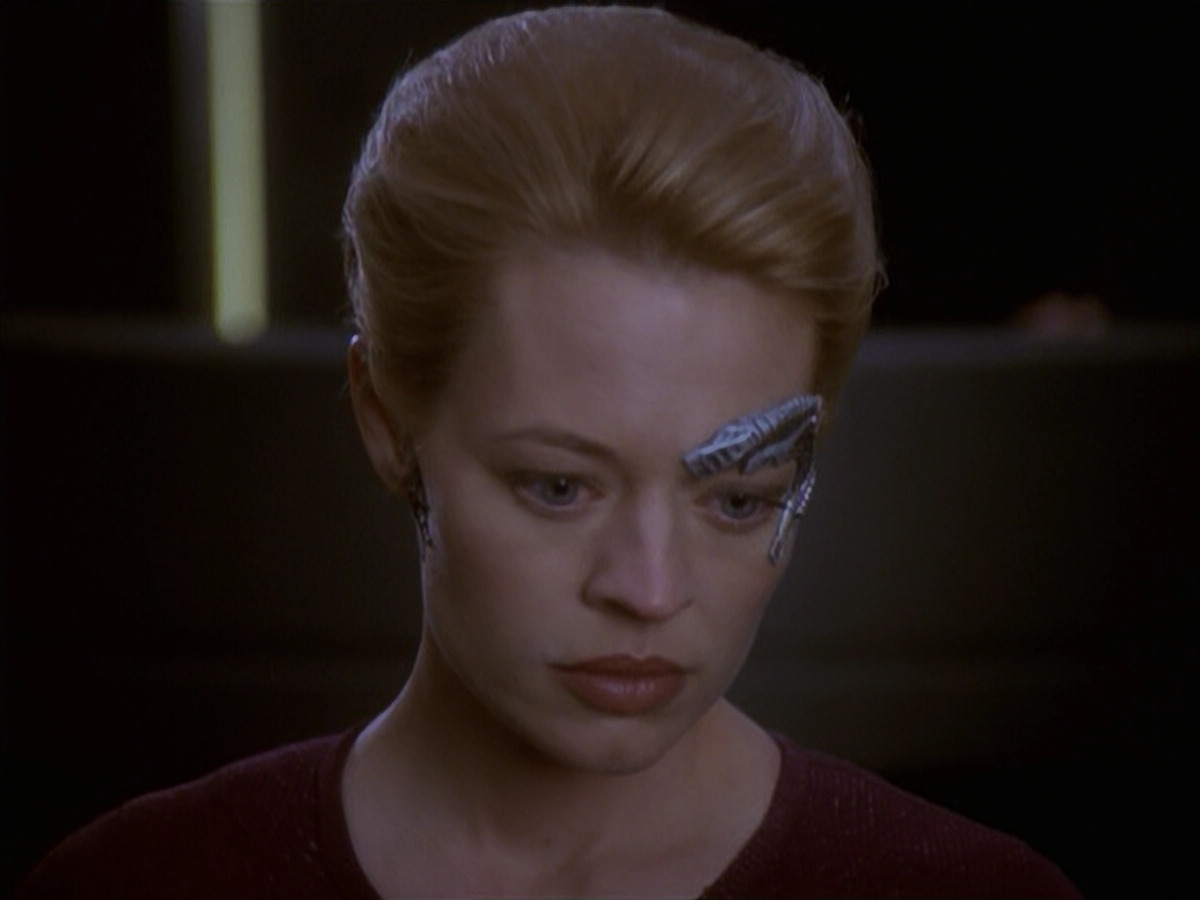 extant_StarTrek_VOY_6x19-ChildsPlay_02491.jpg