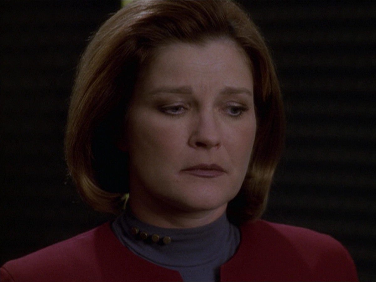 extant_StarTrek_VOY_6x19-ChildsPlay_02496.jpg