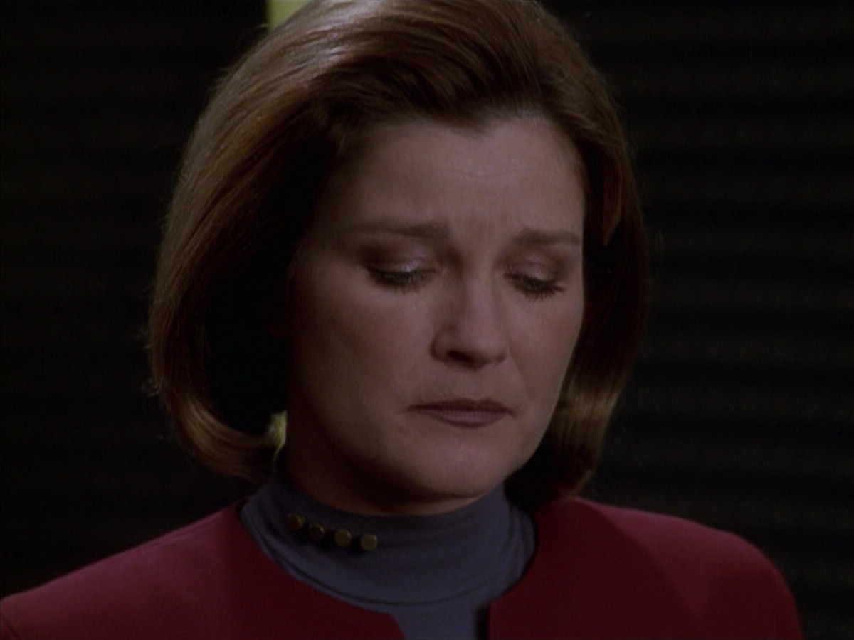 extant_StarTrek_VOY_6x19-ChildsPlay_02499.jpg