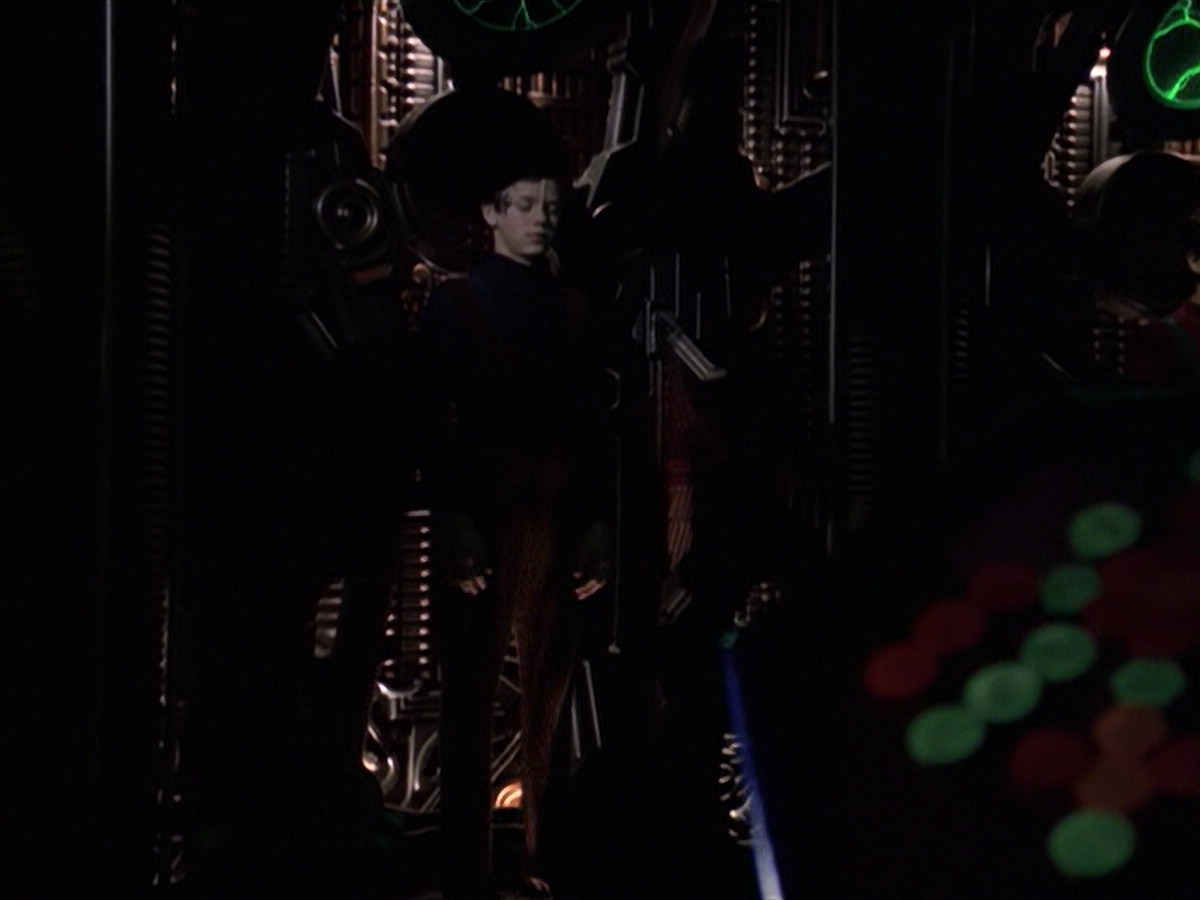 extant_StarTrek_VOY_6x19-ChildsPlay_02515.jpg