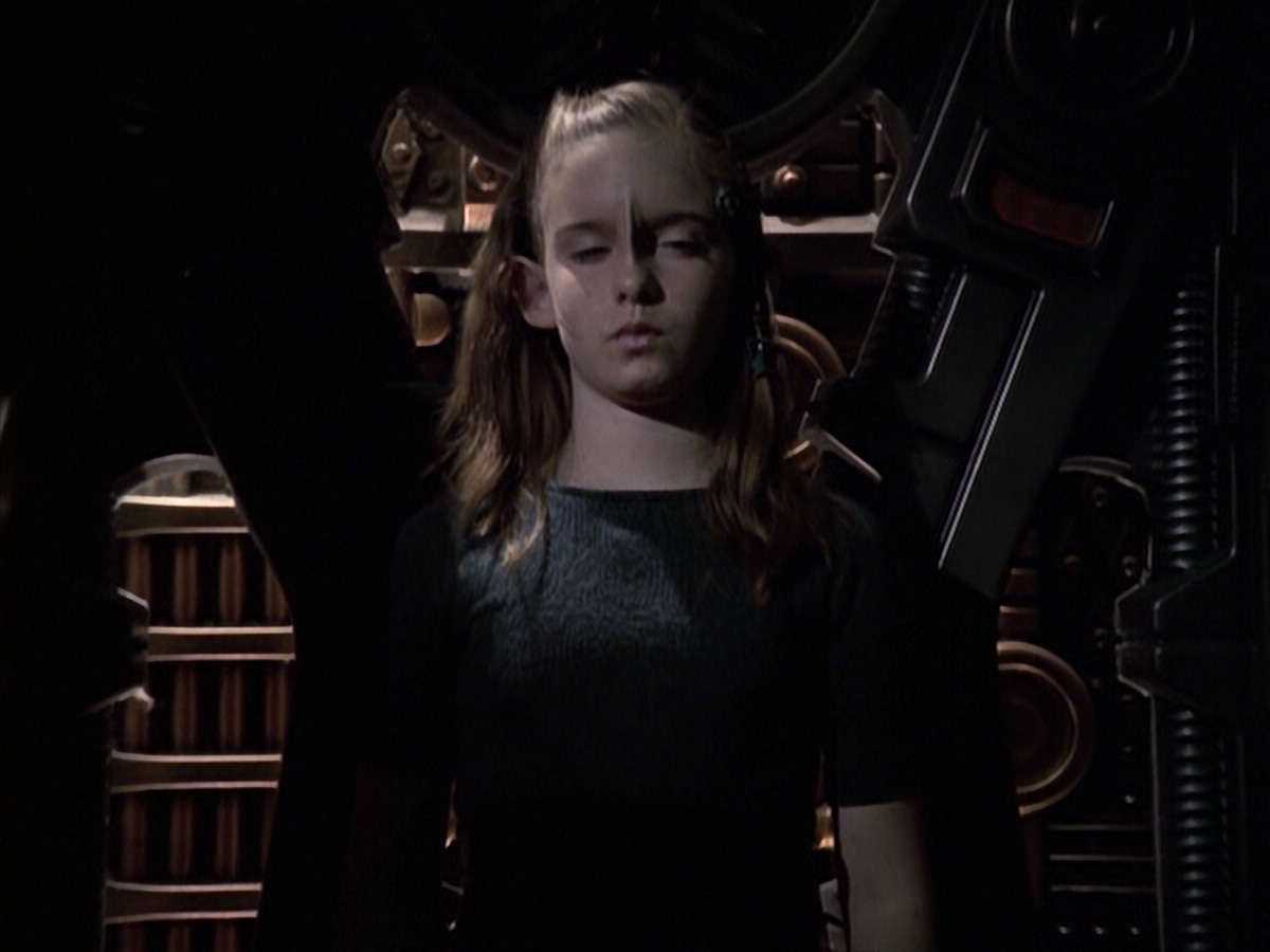 extant_StarTrek_VOY_6x19-ChildsPlay_02527.jpg