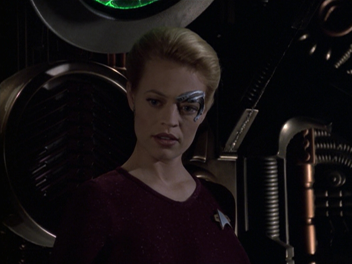 extant_StarTrek_VOY_6x19-ChildsPlay_02558.jpg
