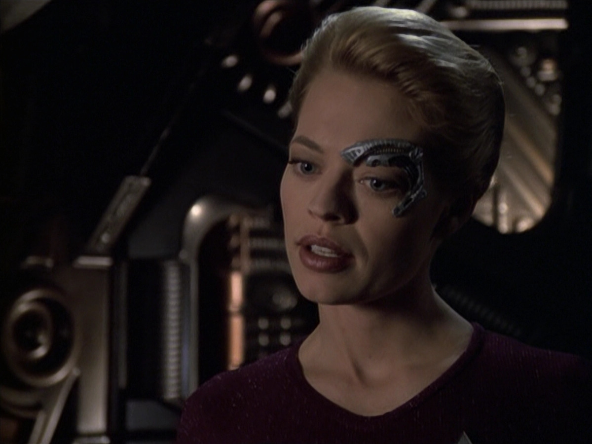 extant_StarTrek_VOY_6x19-ChildsPlay_02562.jpg