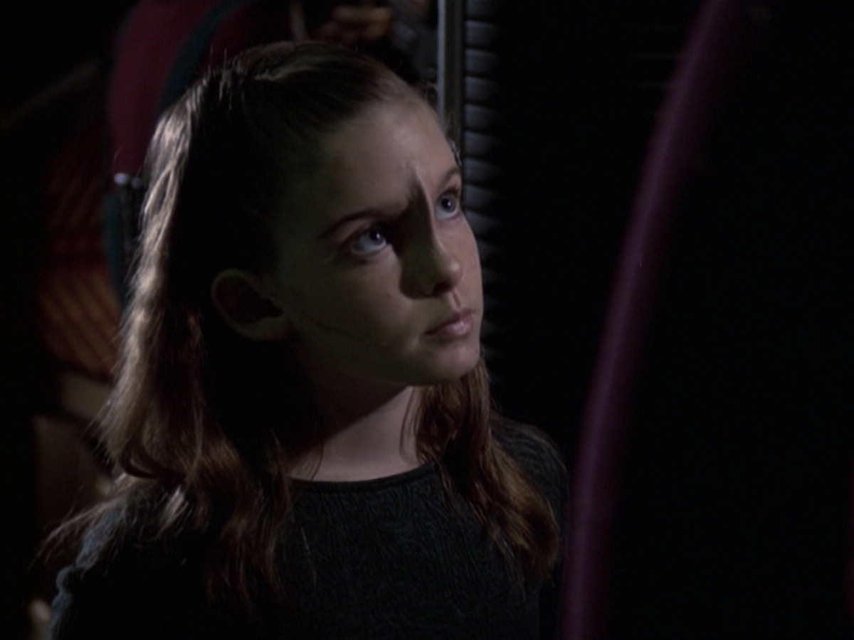 extant_StarTrek_VOY_6x19-ChildsPlay_02591.jpg