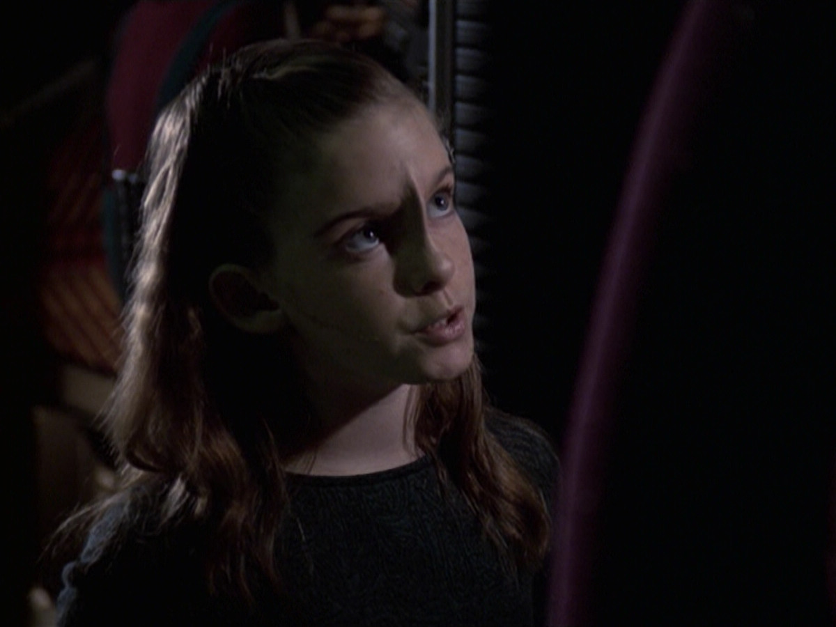 extant_StarTrek_VOY_6x19-ChildsPlay_02592.jpg
