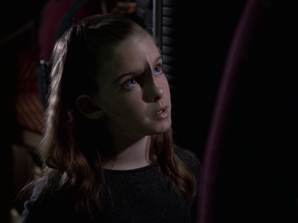 extant_StarTrek_VOY_6x19-ChildsPlay_02593.jpg