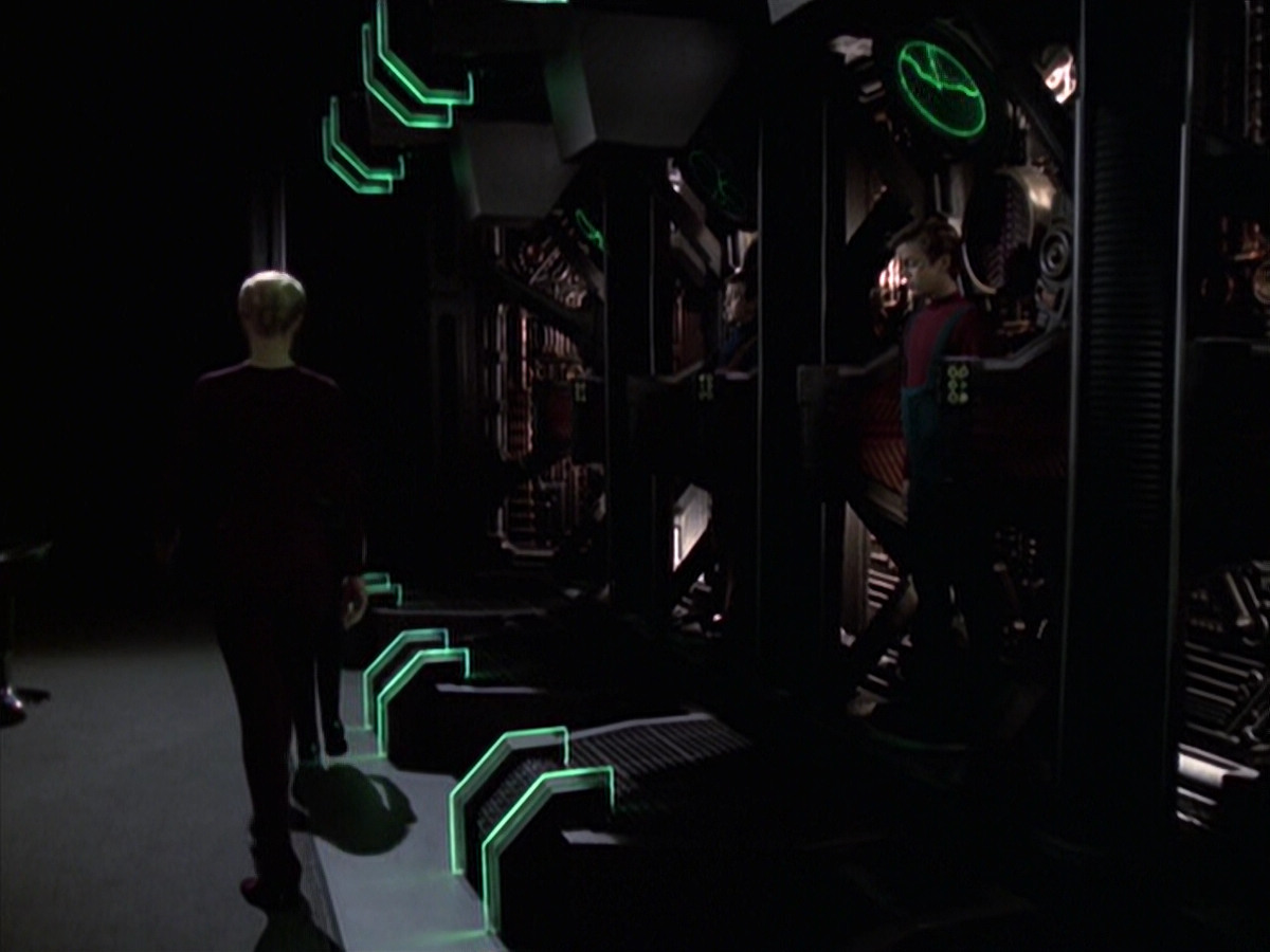 extant_StarTrek_VOY_6x19-ChildsPlay_02607.jpg