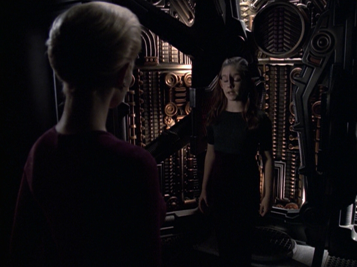 extant_StarTrek_VOY_6x19-ChildsPlay_02616.jpg