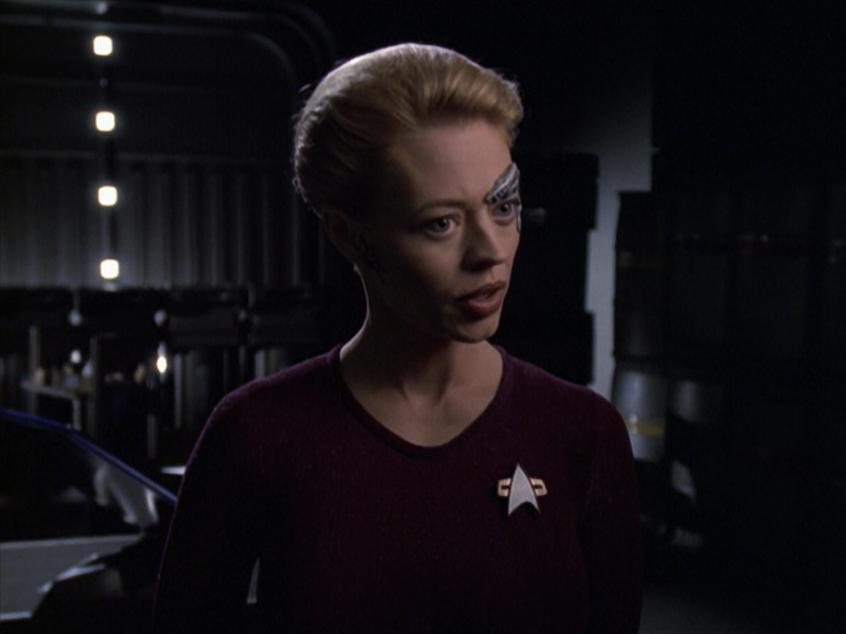 extant_StarTrek_VOY_6x19-ChildsPlay_02623.jpg
