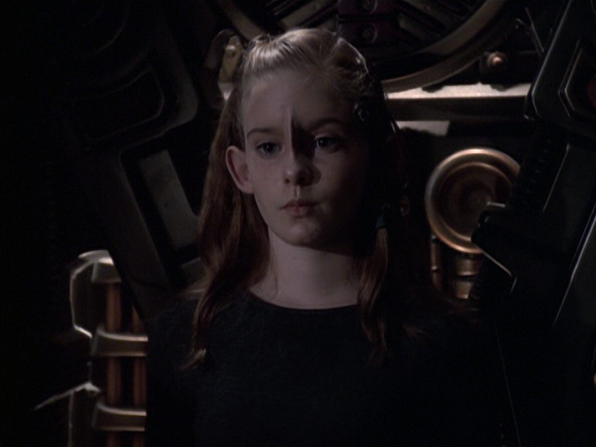 extant_StarTrek_VOY_6x19-ChildsPlay_02640.jpg