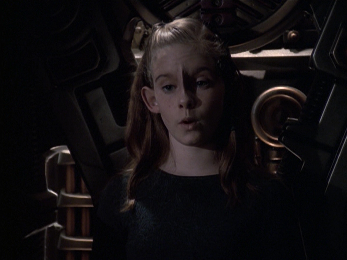 extant_StarTrek_VOY_6x19-ChildsPlay_02652.jpg