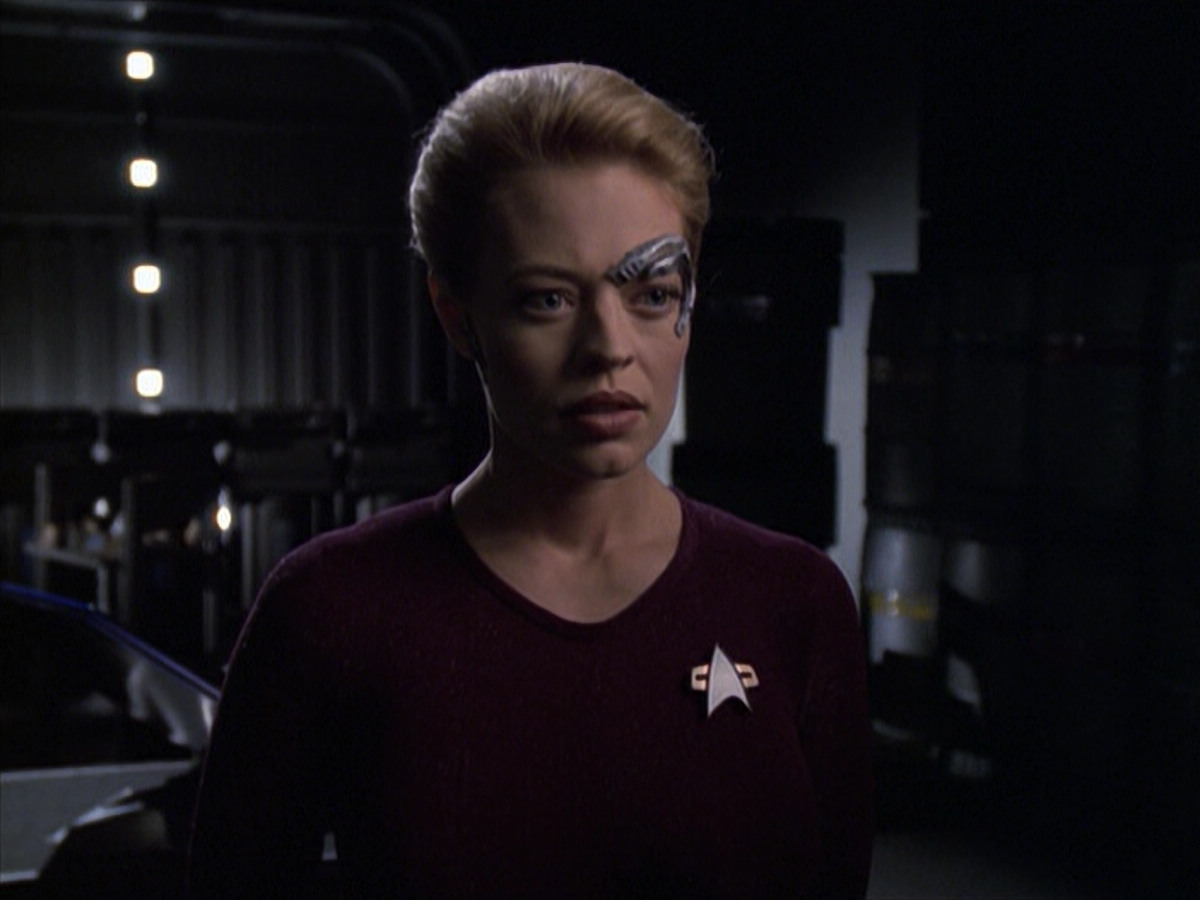 extant_StarTrek_VOY_6x19-ChildsPlay_02660.jpg
