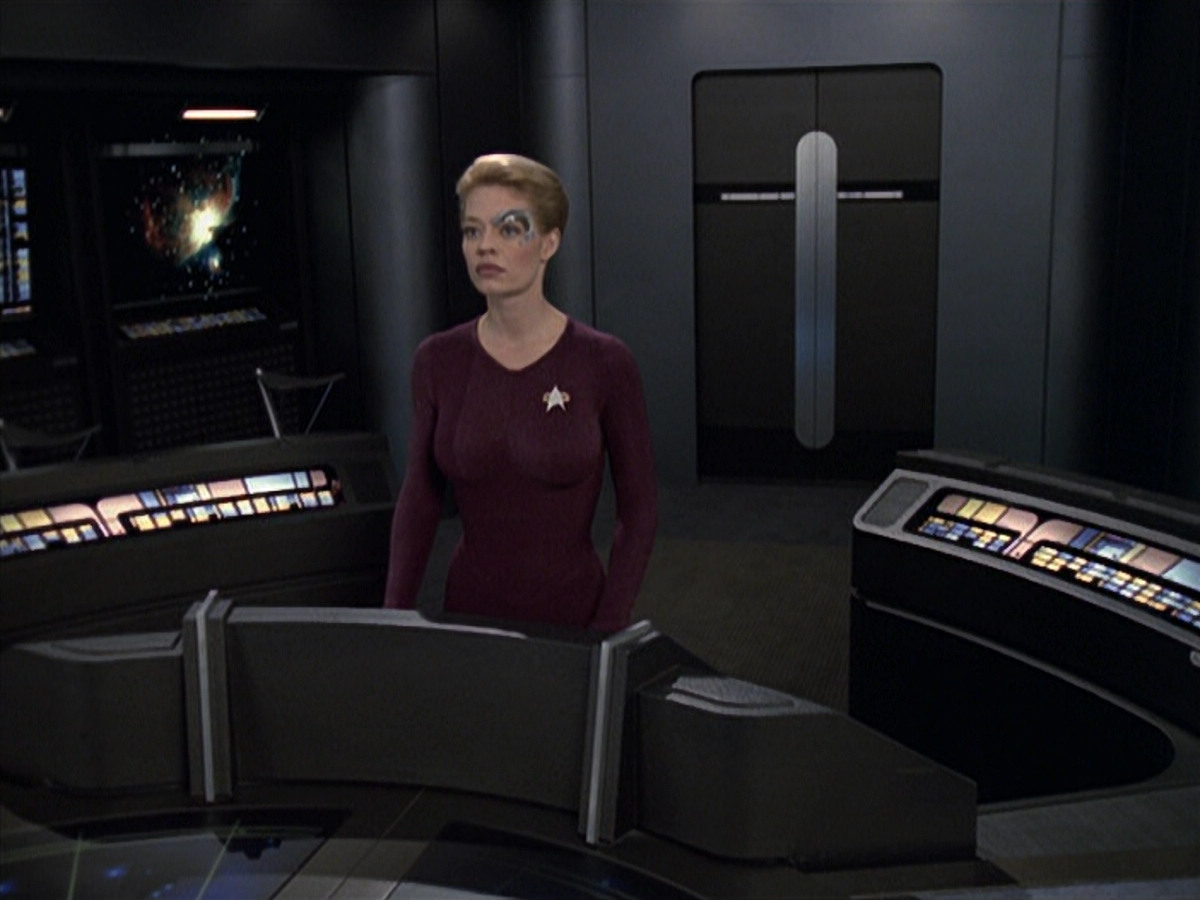extant_StarTrek_VOY_6x19-ChildsPlay_02669.jpg