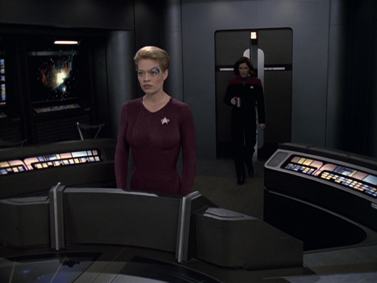 extant_StarTrek_VOY_6x19-ChildsPlay_02676.jpg
