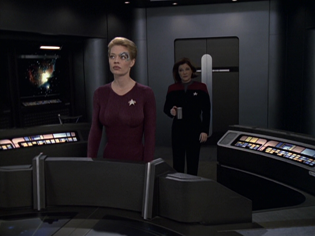 extant_StarTrek_VOY_6x19-ChildsPlay_02679.jpg