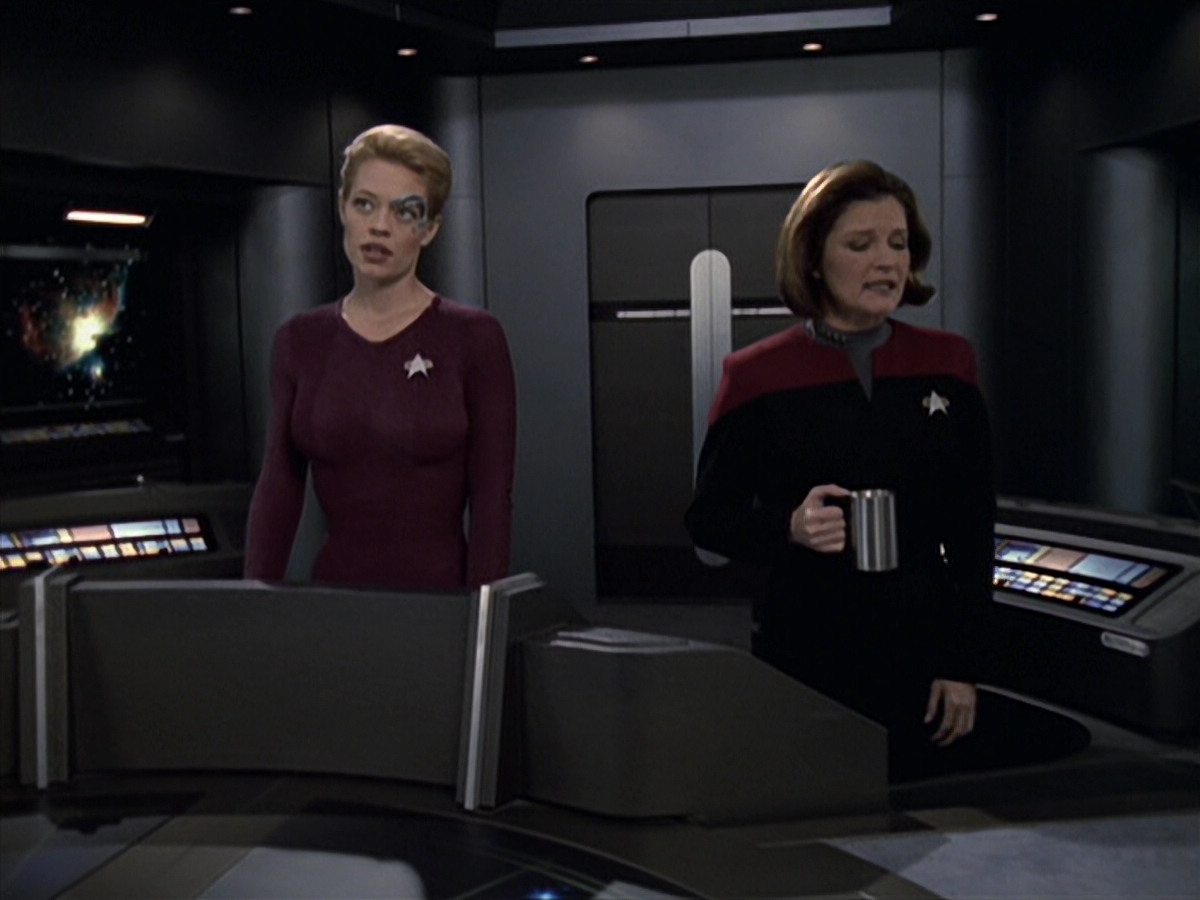 extant_StarTrek_VOY_6x19-ChildsPlay_02683.jpg