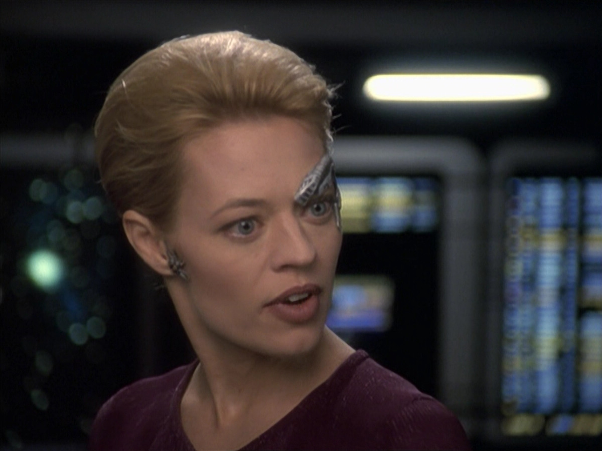 extant_StarTrek_VOY_6x19-ChildsPlay_02701.jpg