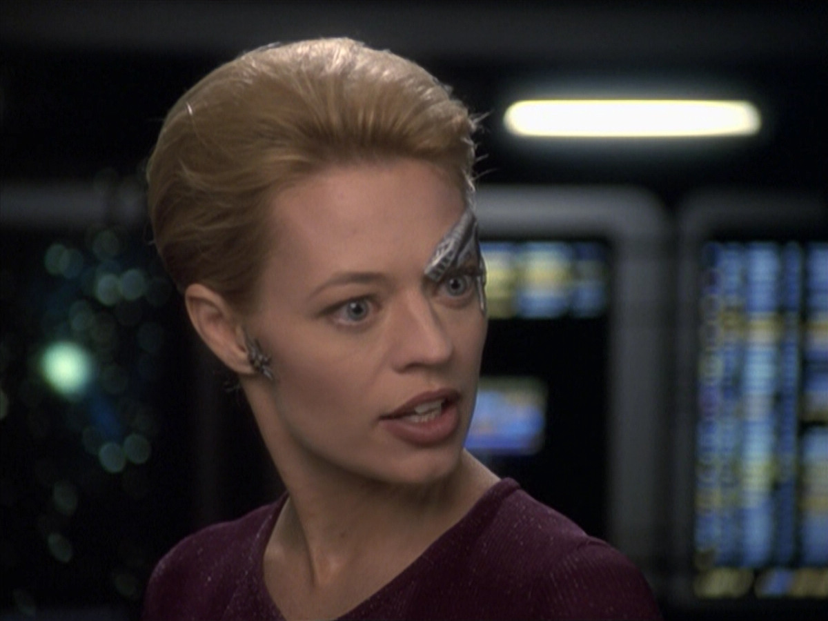 extant_StarTrek_VOY_6x19-ChildsPlay_02703.jpg