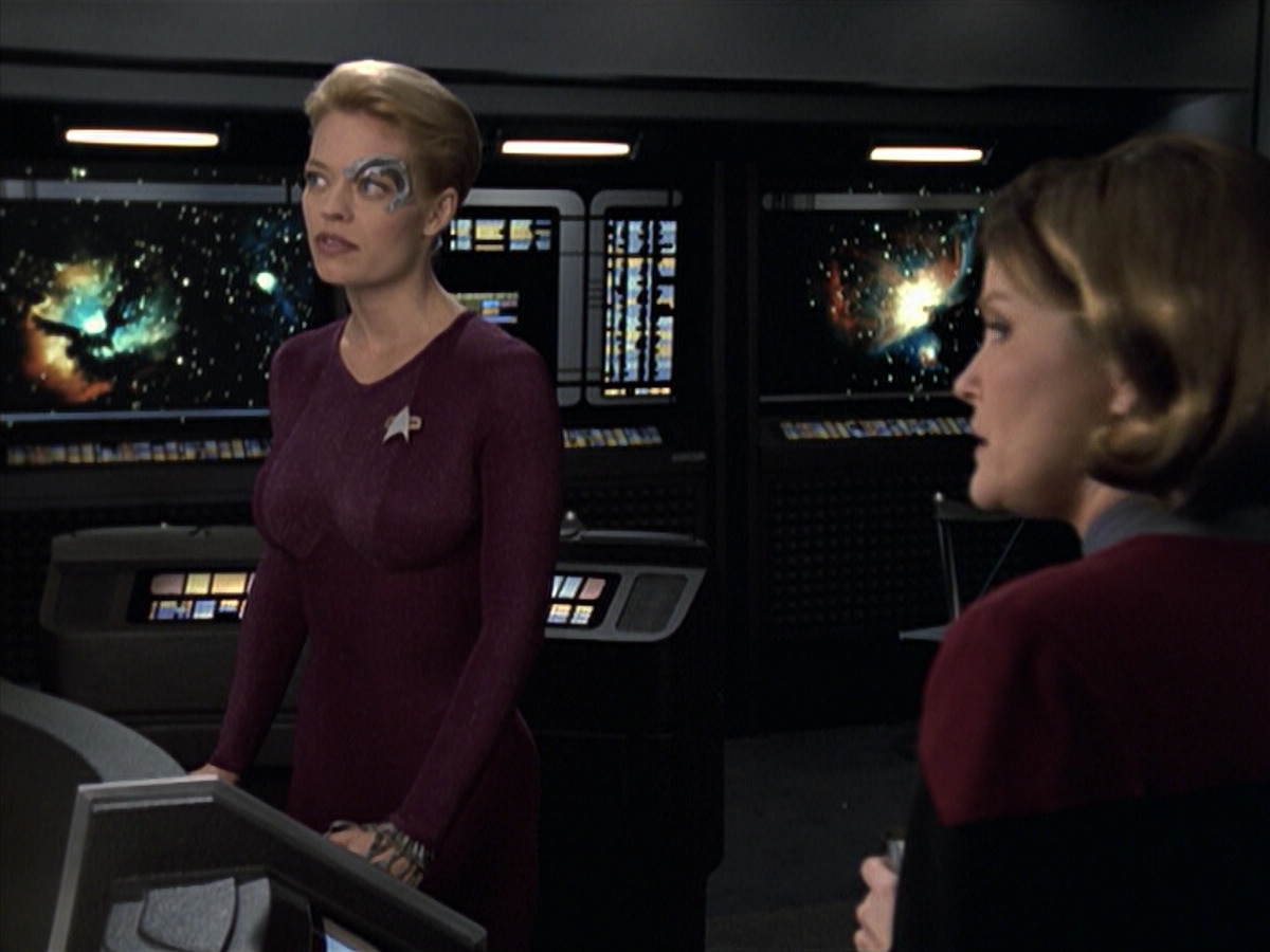 extant_StarTrek_VOY_6x19-ChildsPlay_02711.jpg