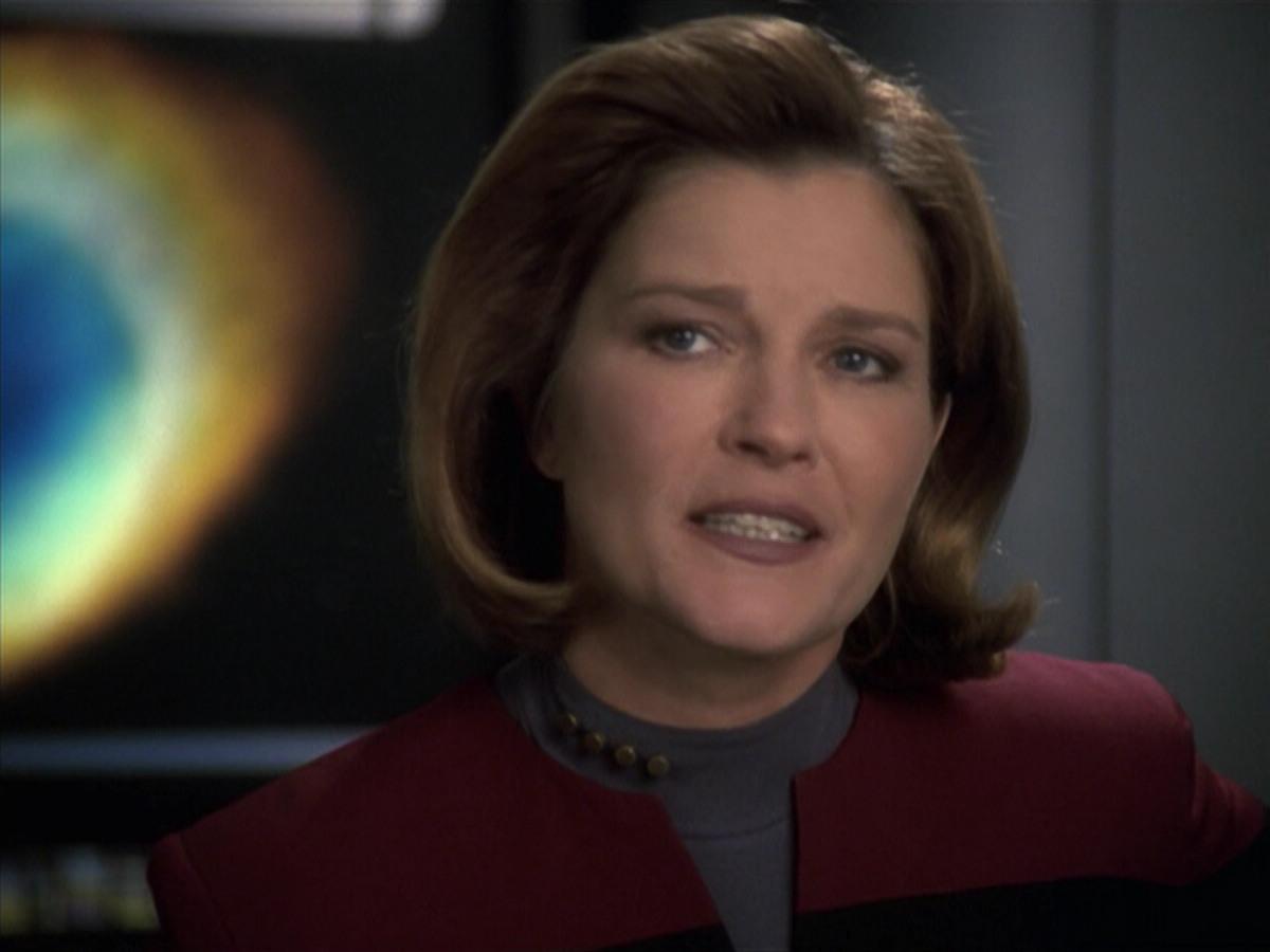 extant_StarTrek_VOY_6x19-ChildsPlay_02717.jpg
