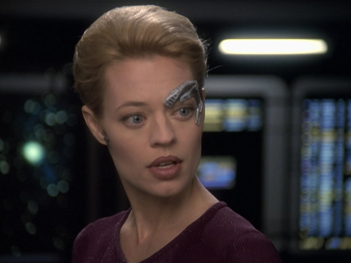 extant_StarTrek_VOY_6x19-ChildsPlay_02723.jpg