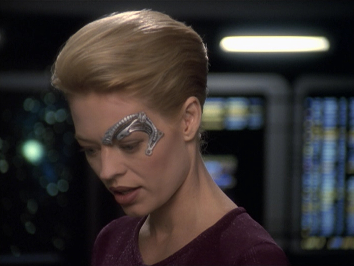 extant_StarTrek_VOY_6x19-ChildsPlay_02728.jpg