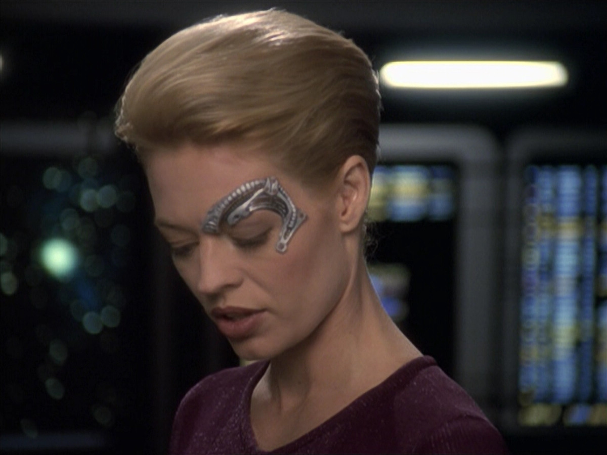 extant_StarTrek_VOY_6x19-ChildsPlay_02732.jpg