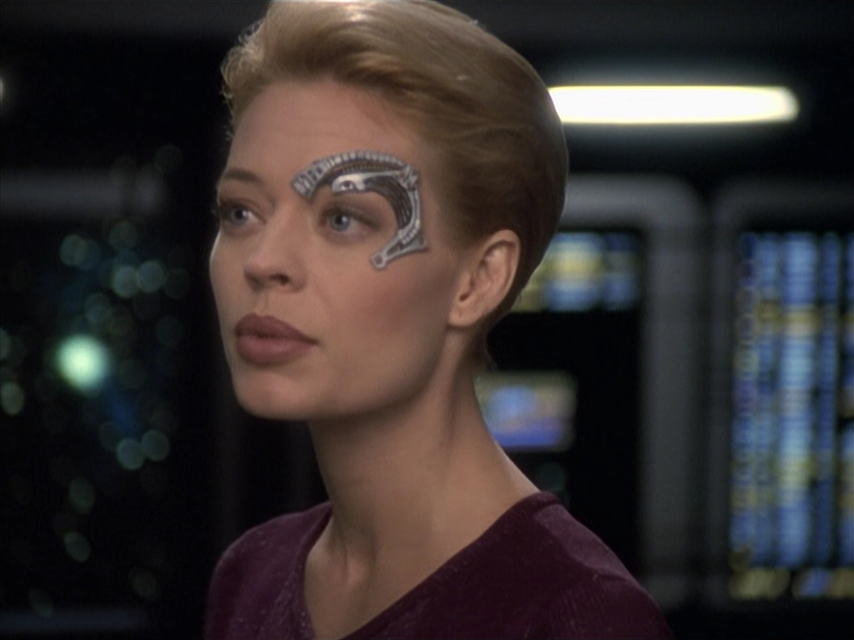 extant_StarTrek_VOY_6x19-ChildsPlay_02733.jpg
