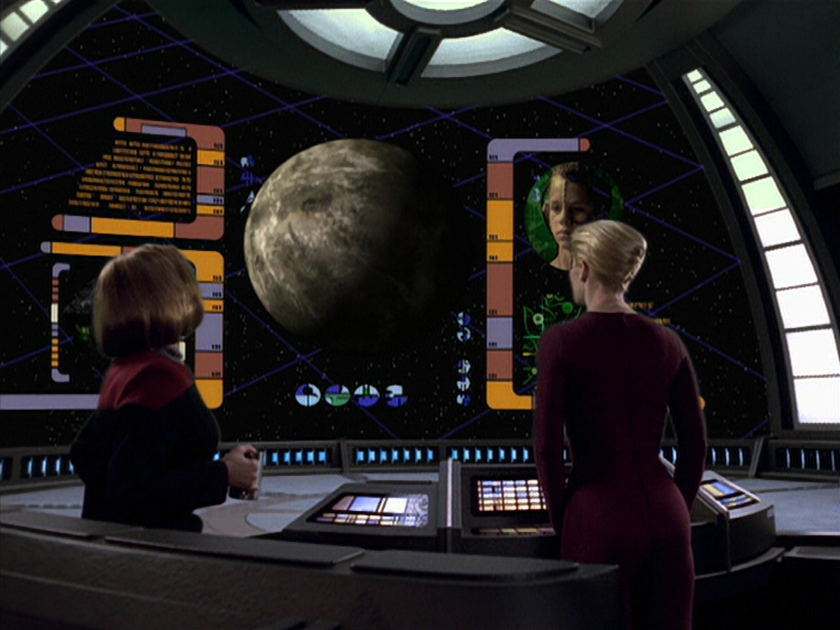 extant_StarTrek_VOY_6x19-ChildsPlay_02735.jpg
