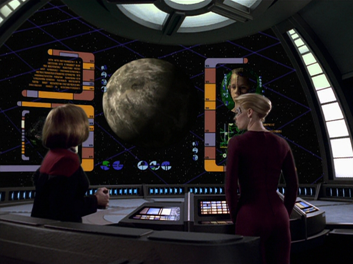 extant_StarTrek_VOY_6x19-ChildsPlay_02736.jpg