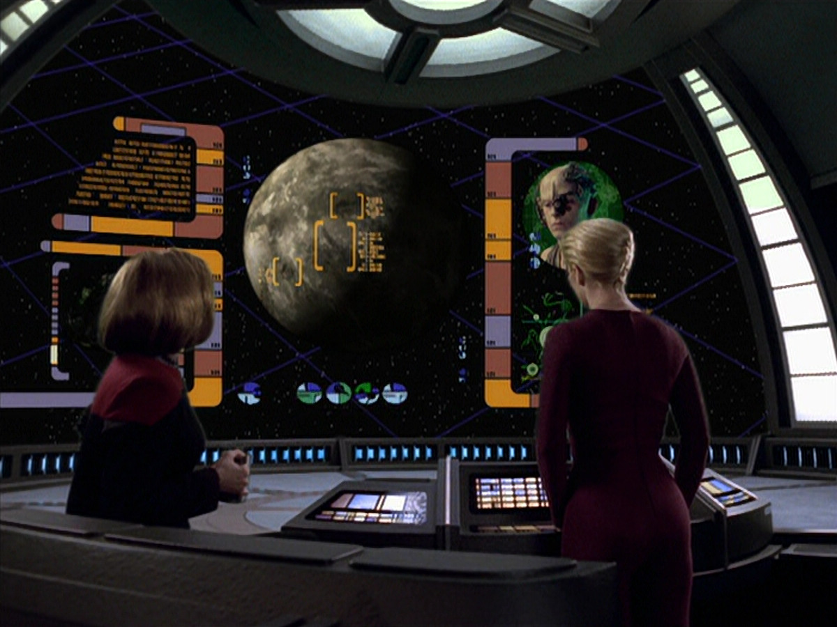 extant_StarTrek_VOY_6x19-ChildsPlay_02741.jpg