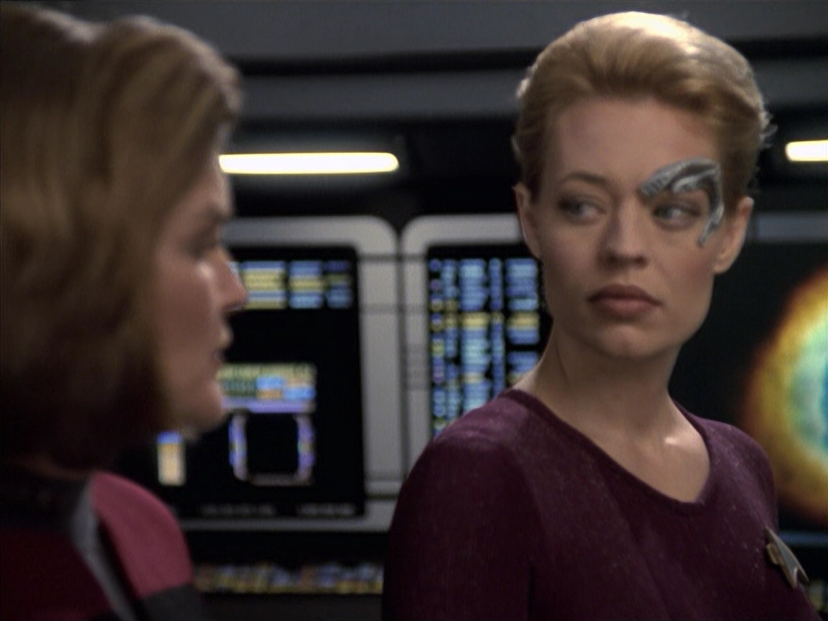 extant_StarTrek_VOY_6x19-ChildsPlay_02755.jpg