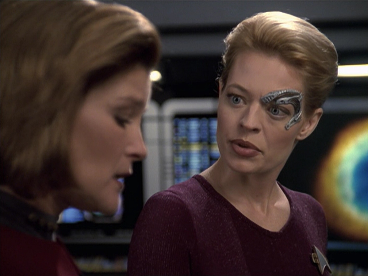 extant_StarTrek_VOY_6x19-ChildsPlay_02768.jpg