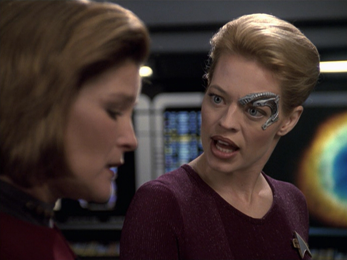 extant_StarTrek_VOY_6x19-ChildsPlay_02769.jpg