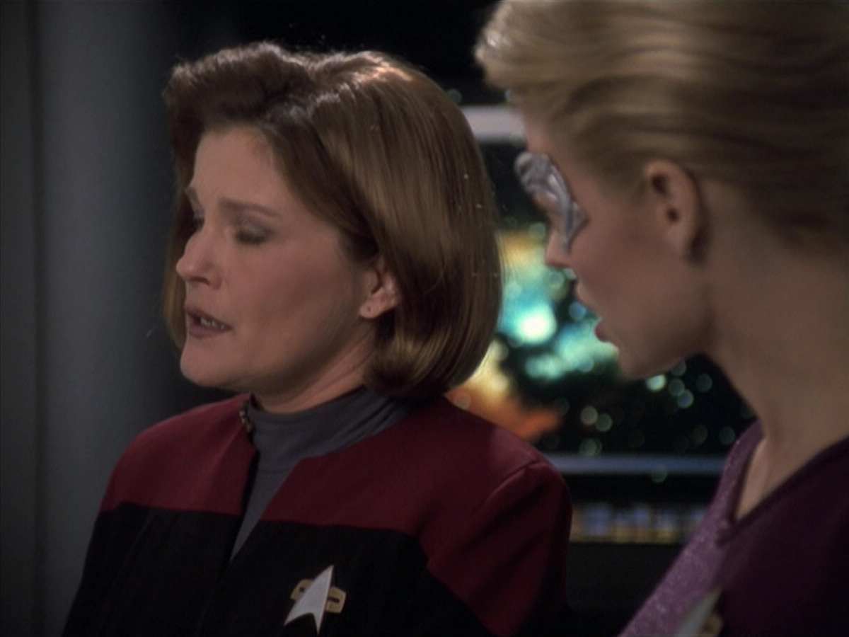 extant_StarTrek_VOY_6x19-ChildsPlay_02771.jpg