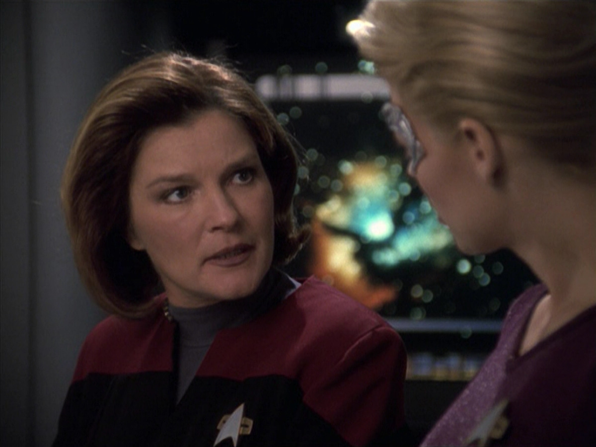 extant_StarTrek_VOY_6x19-ChildsPlay_02777.jpg