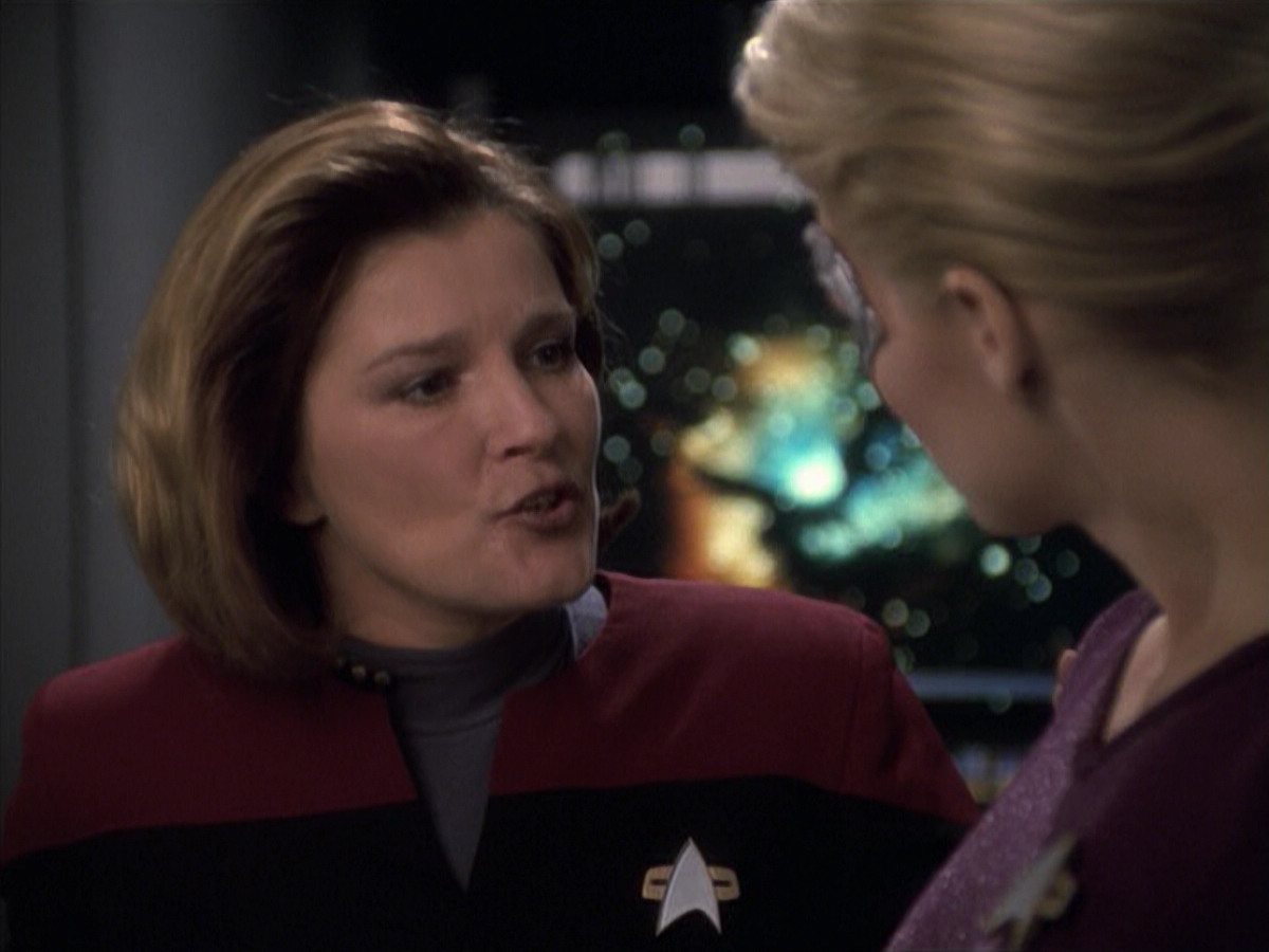 extant_StarTrek_VOY_6x19-ChildsPlay_02784.jpg