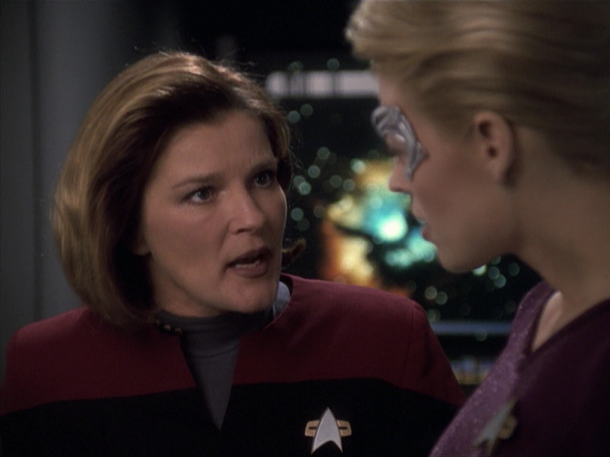 extant_StarTrek_VOY_6x19-ChildsPlay_02786.jpg