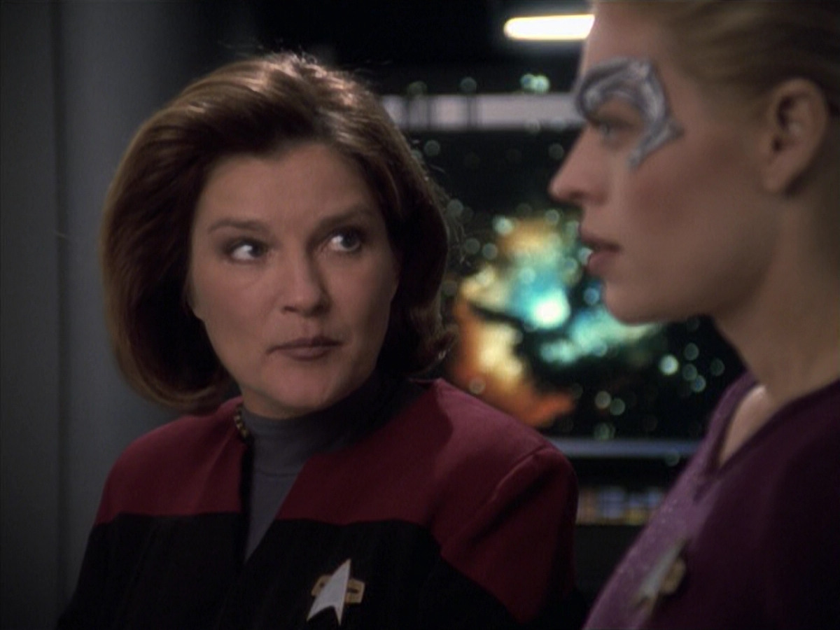 extant_StarTrek_VOY_6x19-ChildsPlay_02796.jpg