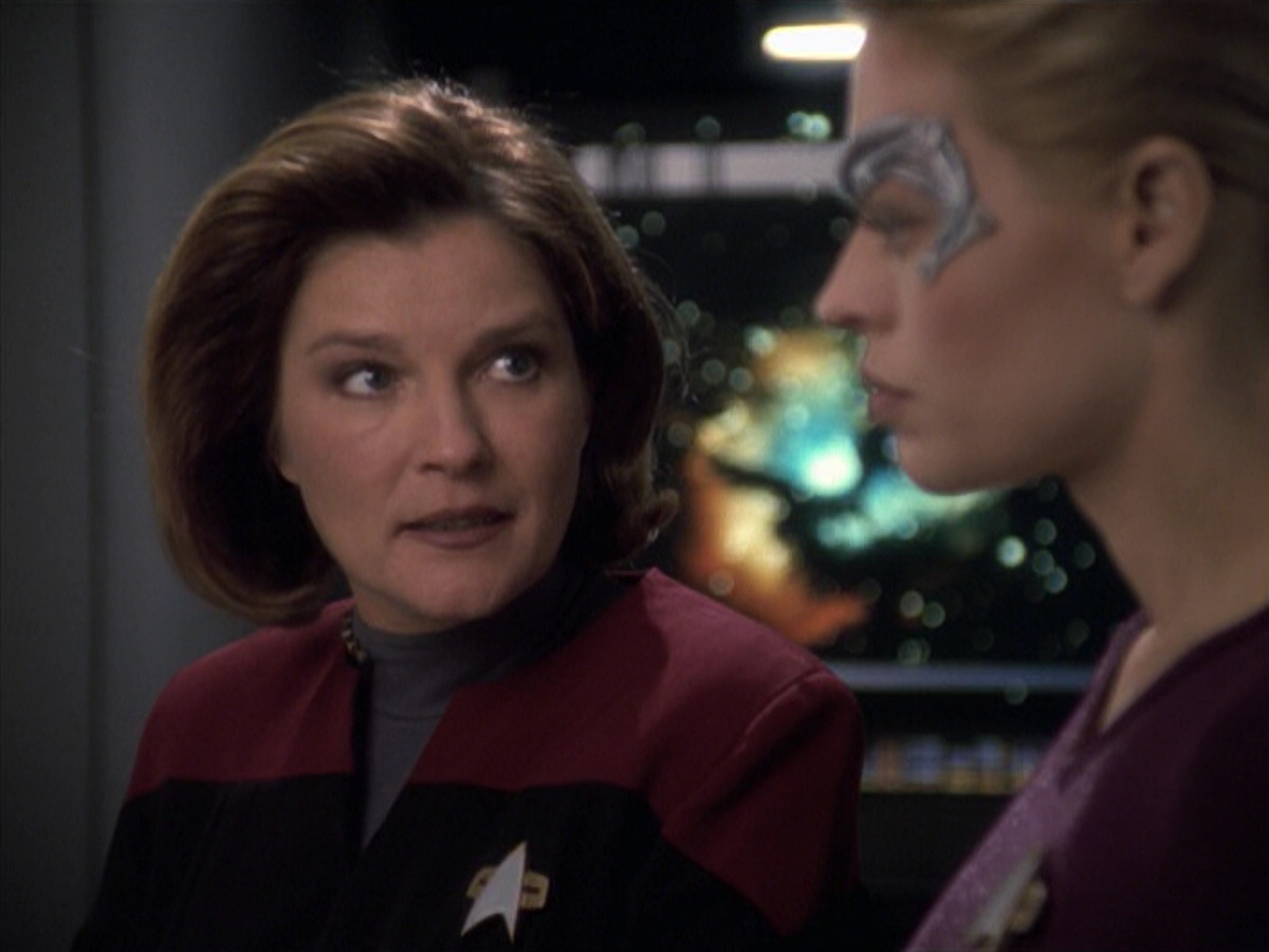 extant_StarTrek_VOY_6x19-ChildsPlay_02797.jpg